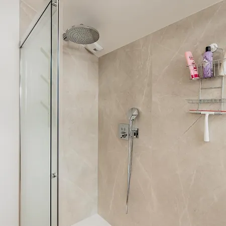 לינה וארוחת בוקר Aita סיבור