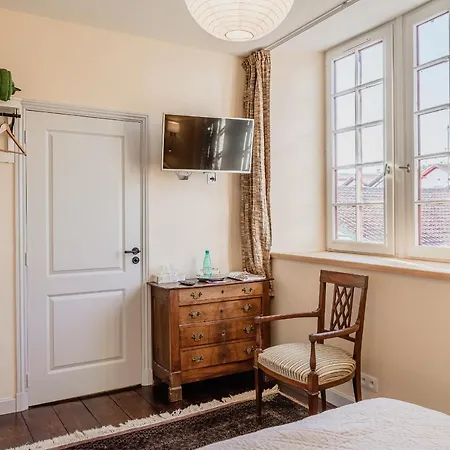 לינה וארוחת בוקר Aita 3*